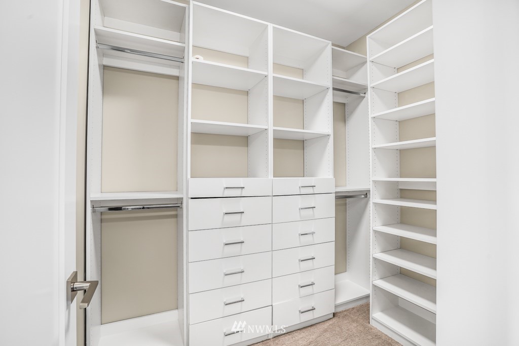 1701 37th Avenue Seattle, WA 98122 - Photo 19 of 25