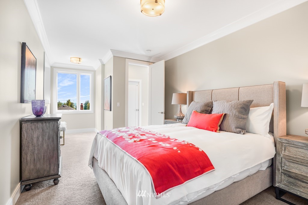 1701 37th Avenue Seattle, WA 98122 - Photo 24 of 25