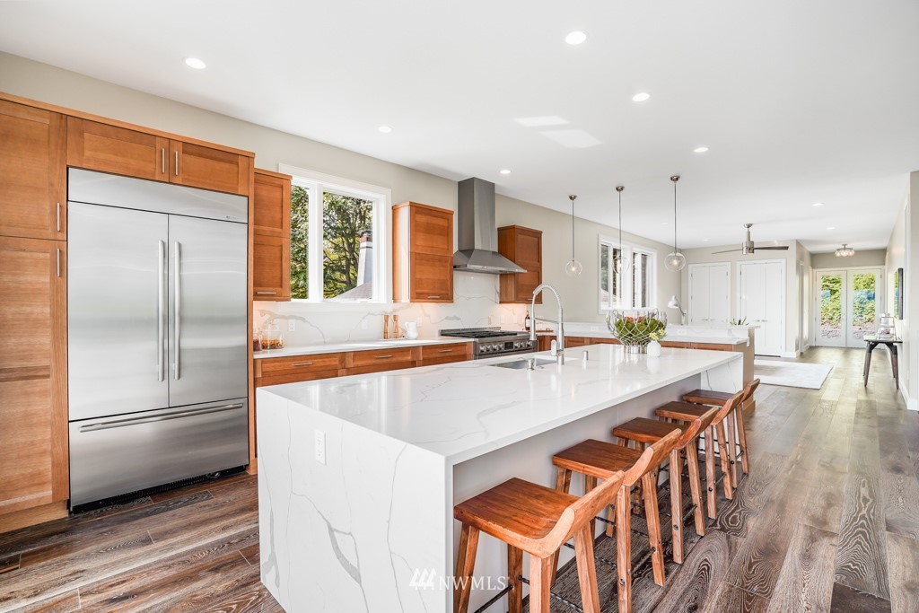 1701 37th Avenue Seattle, WA 98122 - Photo 4 of 25