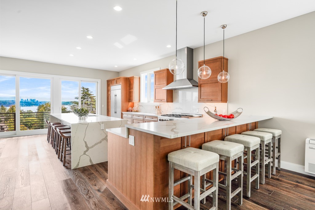 1701 37th Avenue Seattle, WA 98122 - Photo 6 of 25