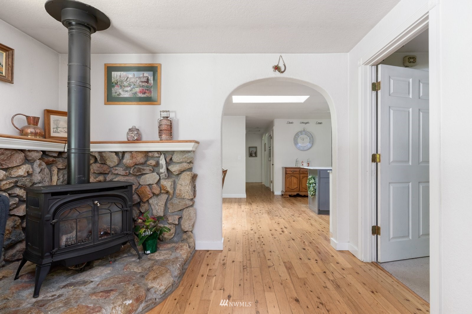 1988 Karen Road Oak Harbor, WA 98277 - Photo 13 of 36 Gallery Image 13