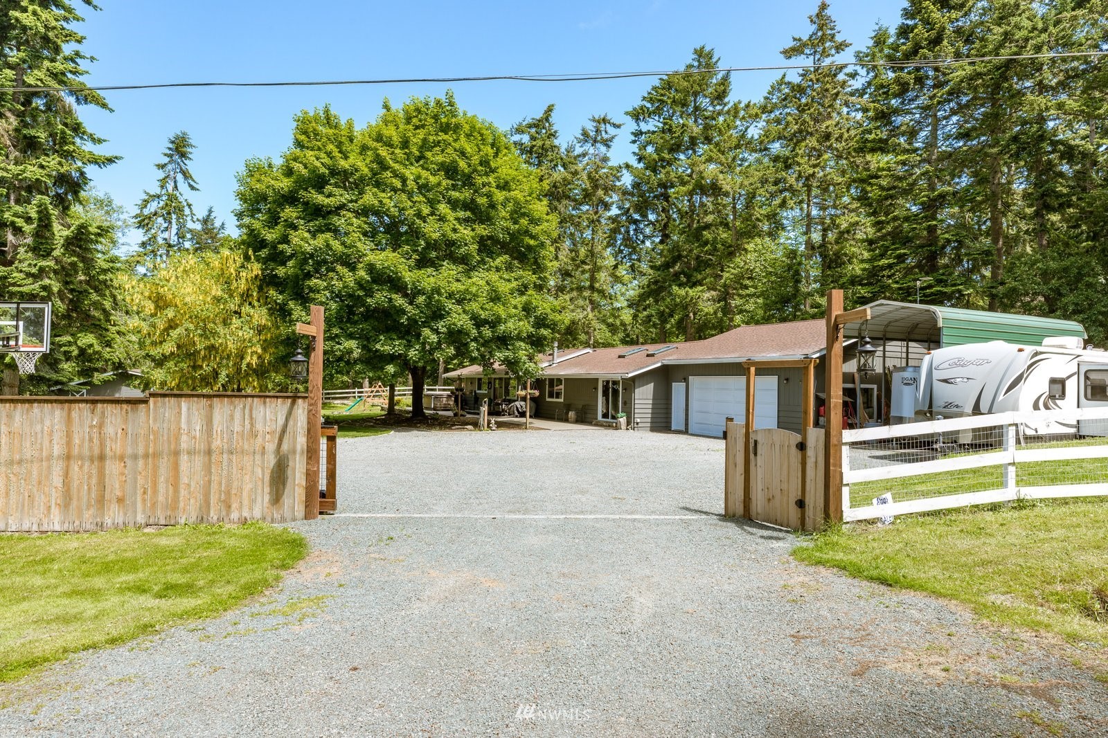 1988 Karen Road Oak Harbor, WA 98277 - Photo 2 of 36 Gallery Image 2