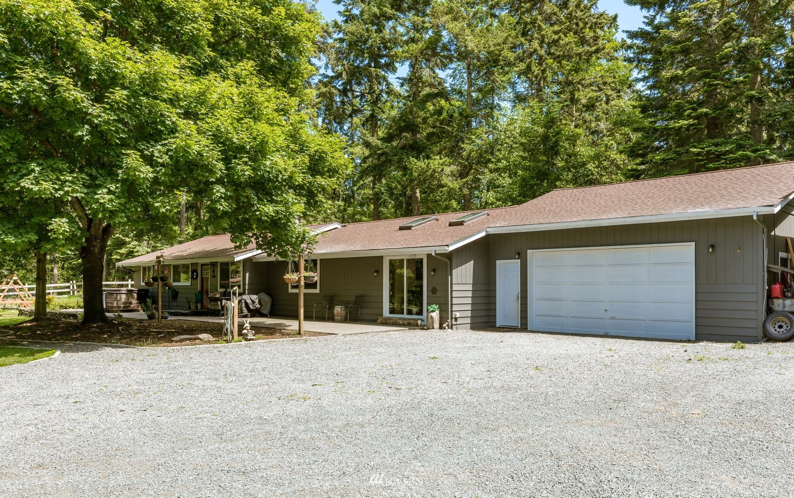 1988 Karen Road Oak Harbor, WA 98277 - Photo 3 of 36 Gallery Image 3