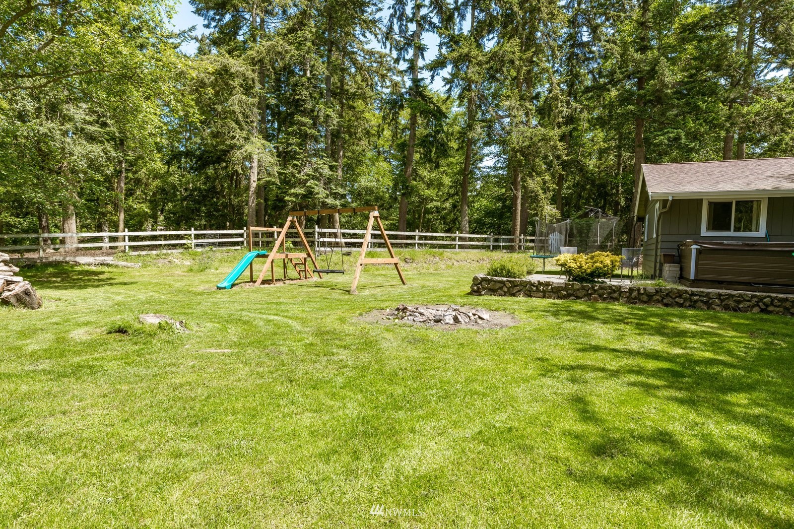 1988 Karen Road Oak Harbor, WA 98277 - Photo 32 of 36 Gallery Image 32
