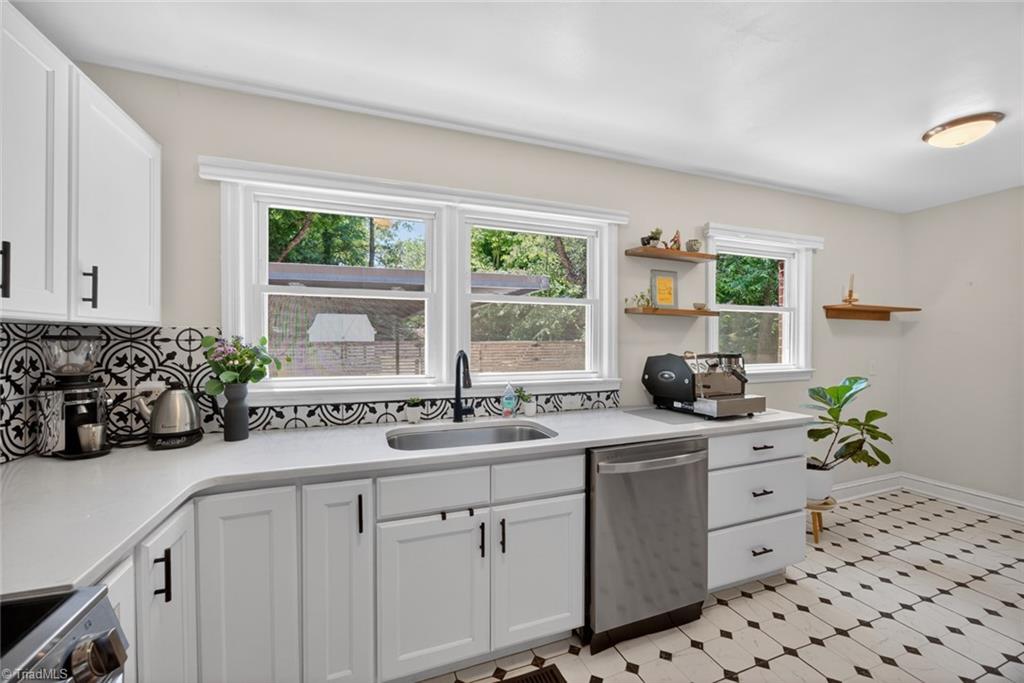 215 South Lindell Road Greensboro, NC 27403 - Photo 17 of 29