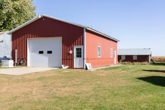 $450,000 | 1992 220th Avenue, Tracy, MN 56175