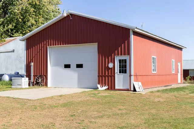 $450,000 | 1992 220th Avenue, Tracy, MN 56175