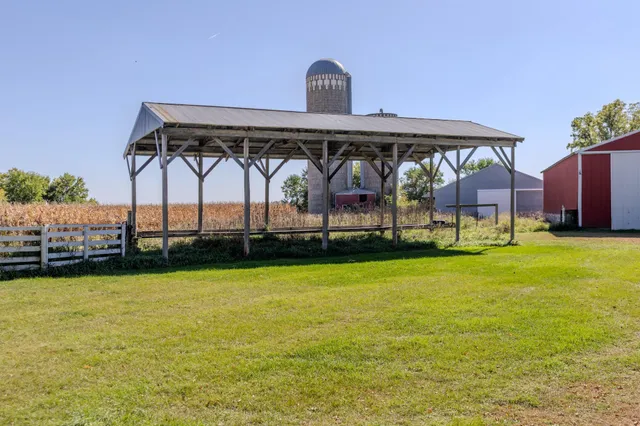 $450,000 | 1992 220th Avenue, Tracy, MN 56175