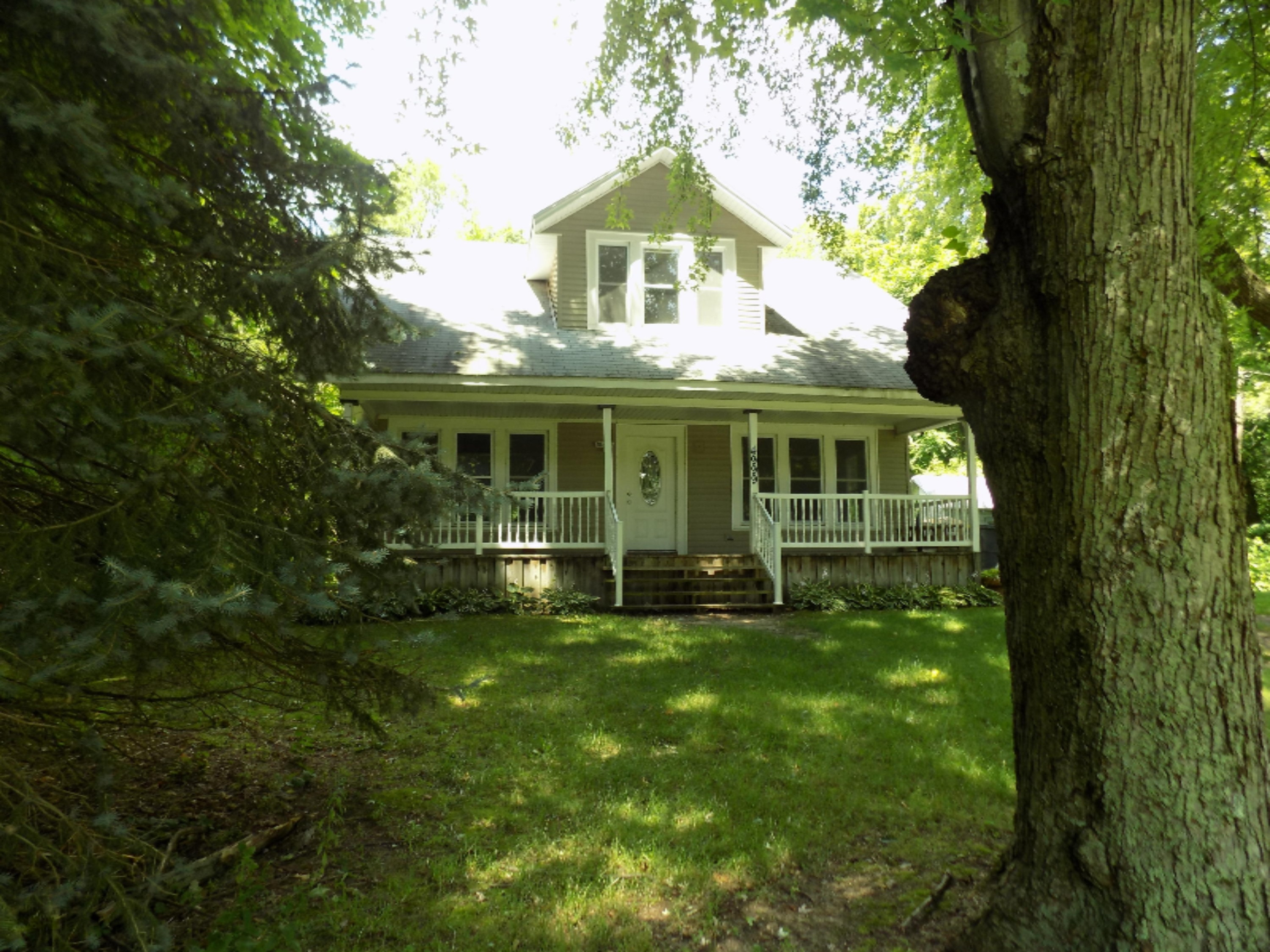 4999 North Branch Road Benton Harbor, MI 49022 - Photo 2 of 15 DSCN1741