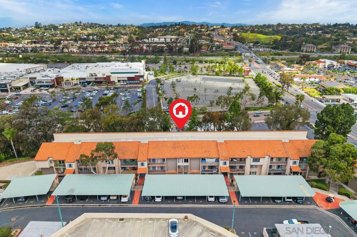 2332 Hosp Way, Unit 207 Carlsbad, CA 92008 - Photo 30 of 31 an aerial view of a tennis court