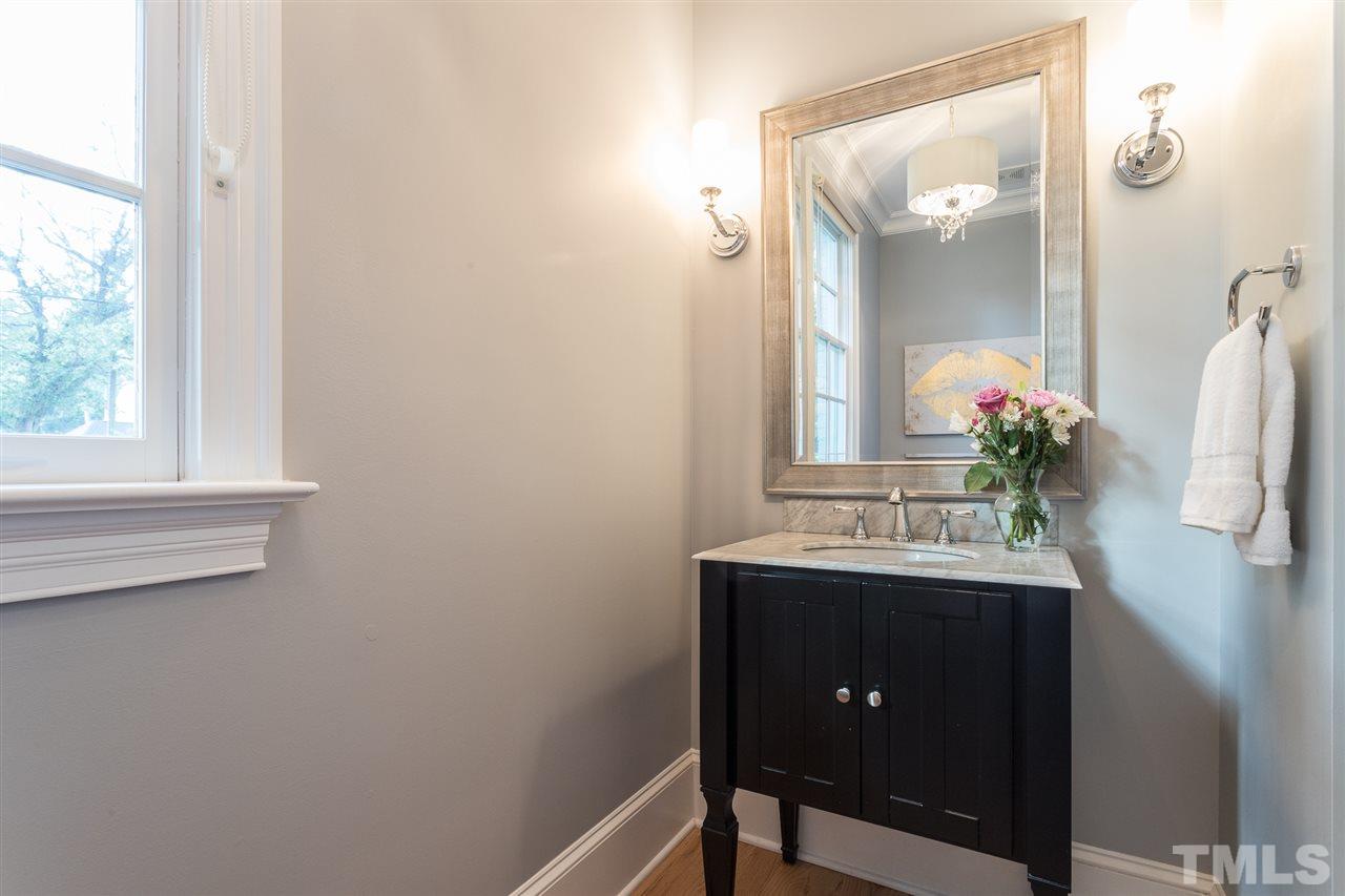 812 Macon Place Raleigh, NC 27609 - Photo 15 of 30