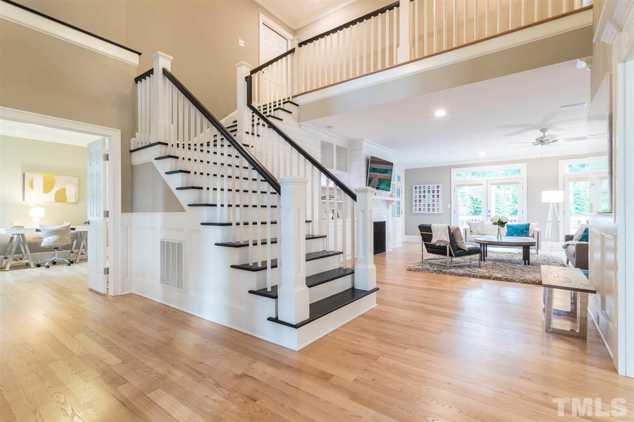812 Macon Place Raleigh, NC 27609 - Photo 4 of 30