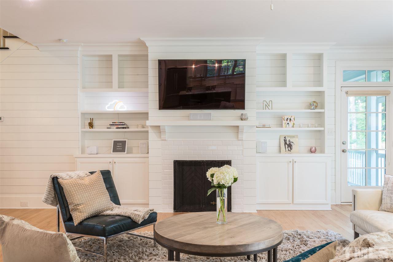 812 Macon Place Raleigh, NC 27609 - Photo 5 of 30