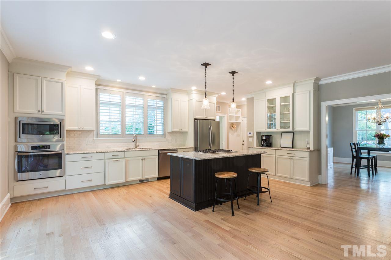 812 Macon Place Raleigh, NC 27609 - Photo 10 of 30