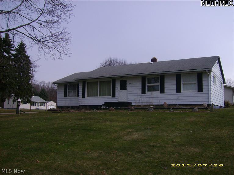 2473 Fairview Road Uniontown, OH 44685 - Photo 3 of 23