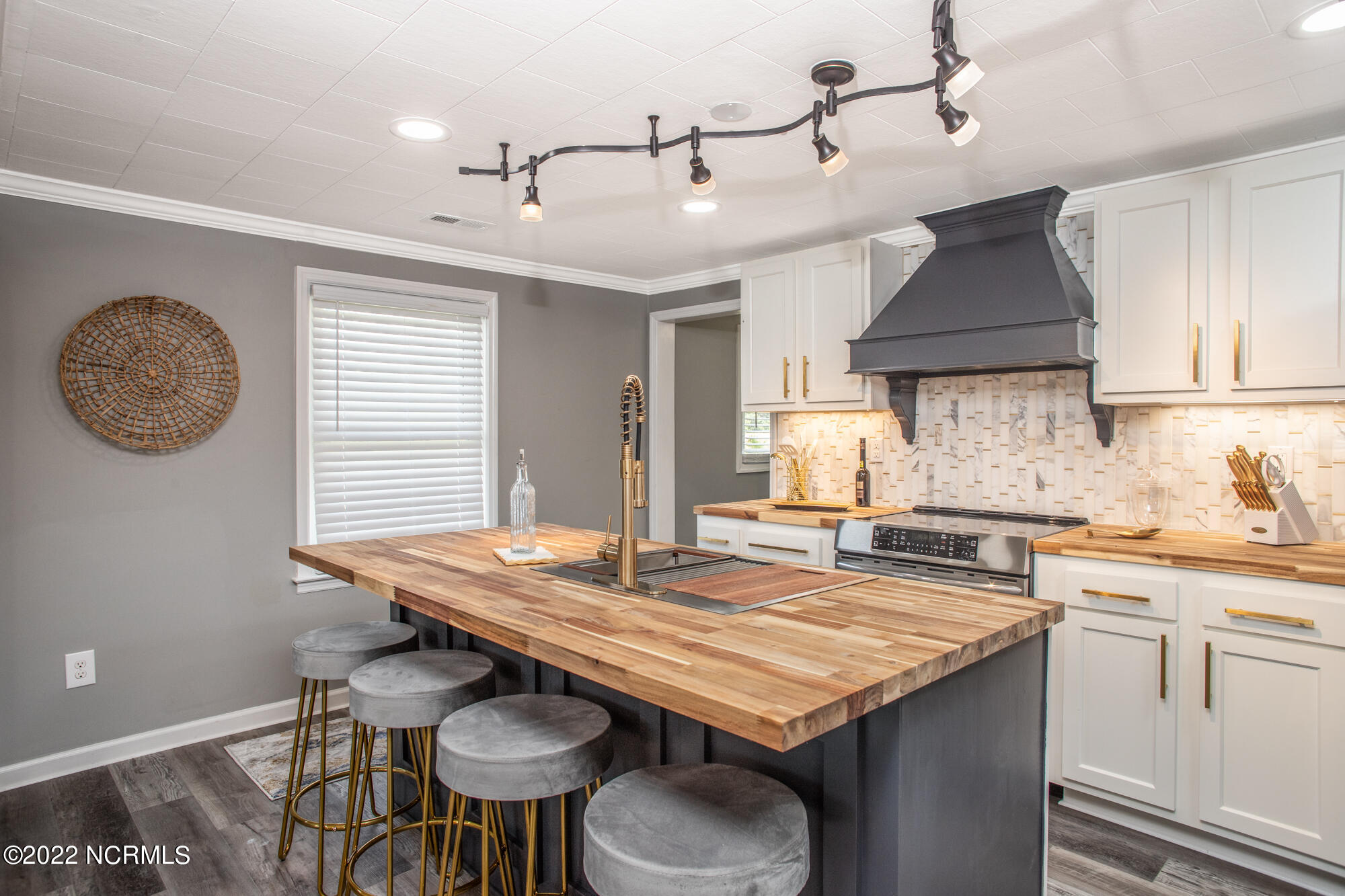 6891 Florence Road Merritt, NC 28556 - Photo 10 of 35 Kitchen