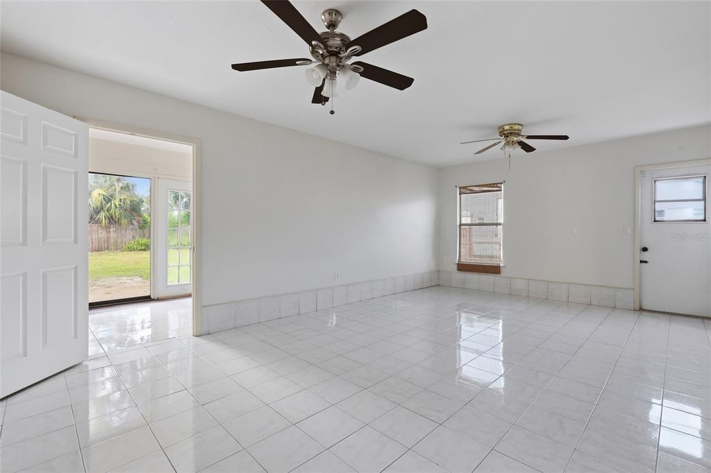 2951 Gocio Road Sarasota, FL 34235 - Photo 6 of 49