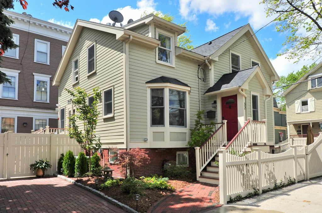 32 Decatur Street Cambridge, MA 02139 - Photo 1 of 22 Gallery Image 1