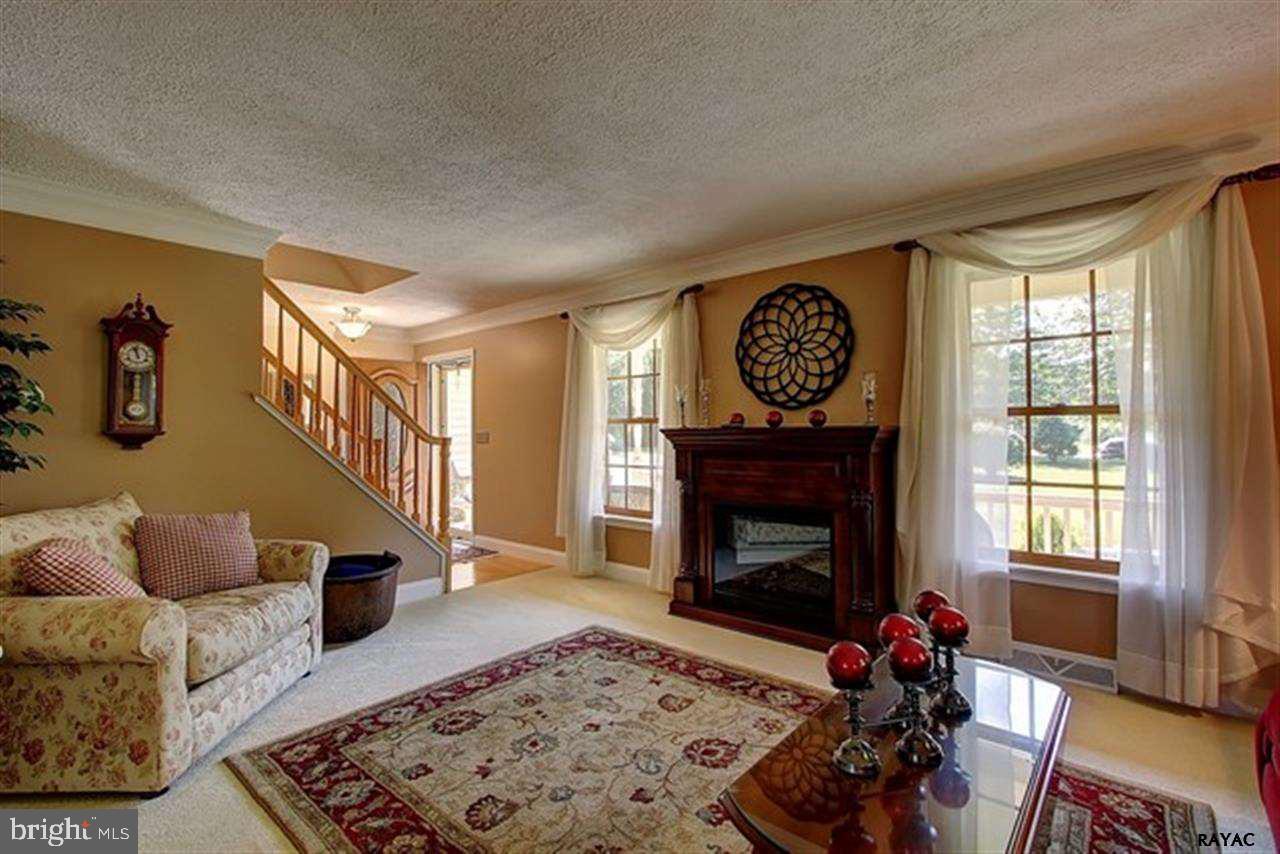 113 South Schoolhouse Road Thomasville, PA 17364 - Photo 11 of 29