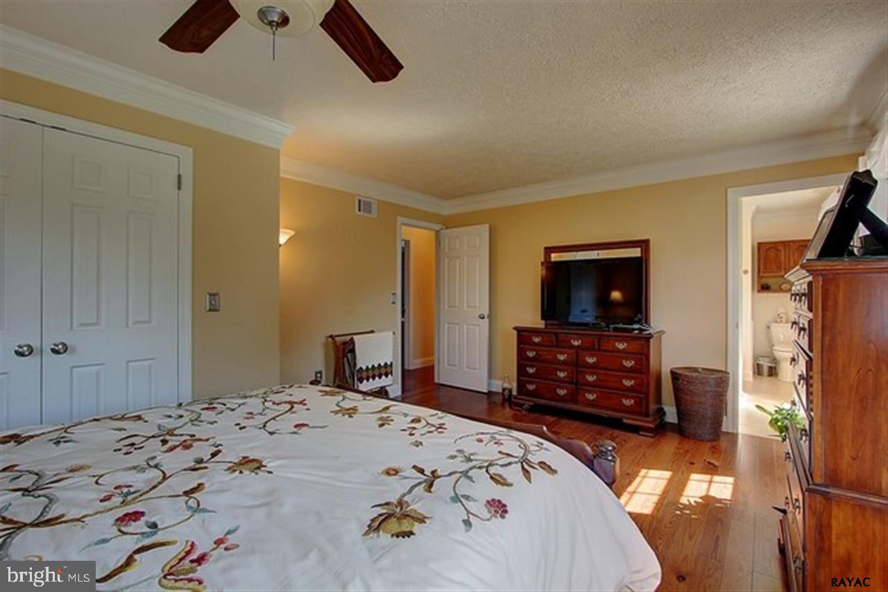 113 South Schoolhouse Road Thomasville, PA 17364 - Photo 16 of 29