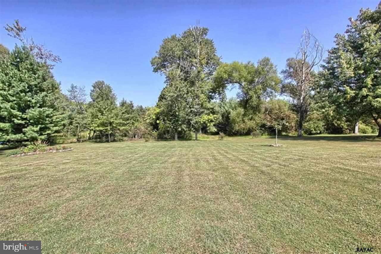 113 South Schoolhouse Road Thomasville, PA 17364 - Photo 25 of 29
