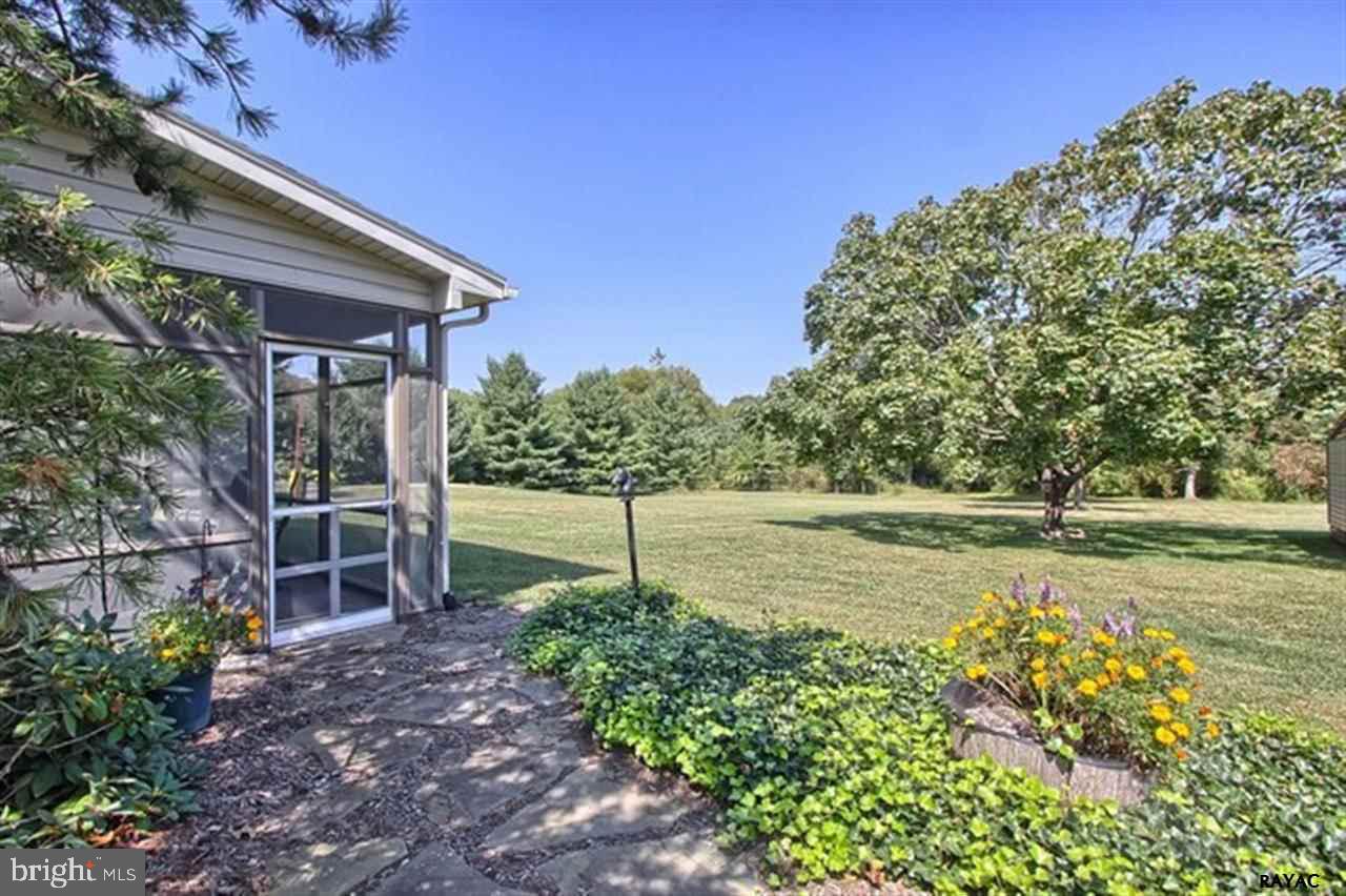 113 South Schoolhouse Road Thomasville, PA 17364 - Photo 26 of 29