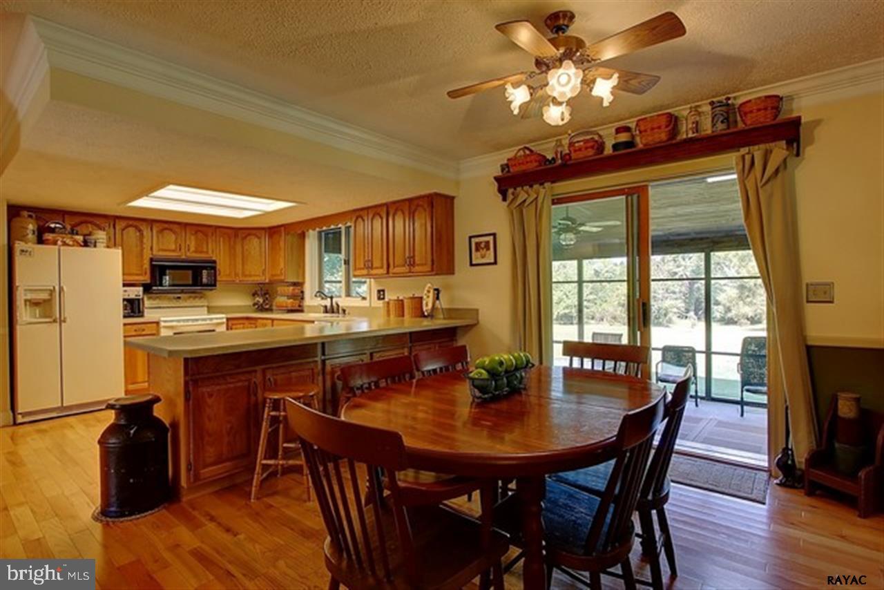 113 South Schoolhouse Road Thomasville, PA 17364 - Photo 6 of 29