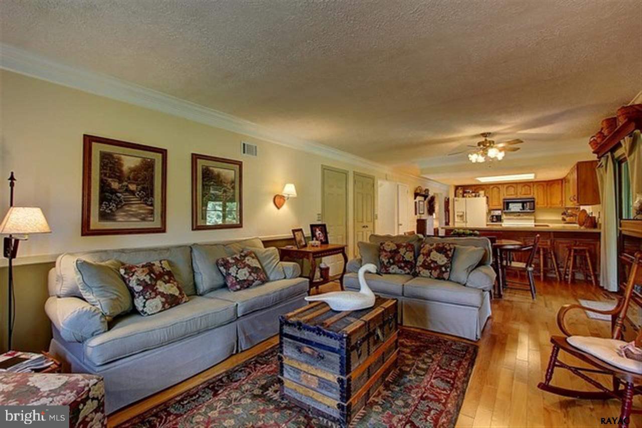 113 South Schoolhouse Road Thomasville, PA 17364 - Photo 8 of 29