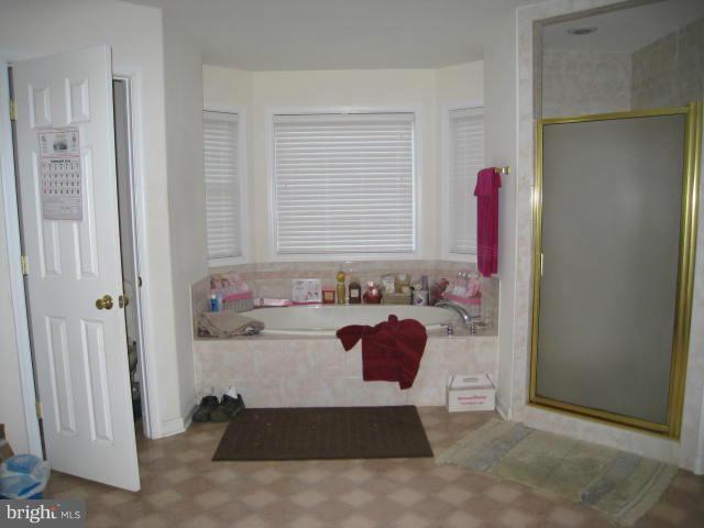 13090 Midway Road King George, VA 22485 - Photo 14 of 20 Bath (Master)