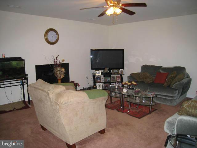 13090 Midway Road King George, VA 22485 - Photo 6 of 20 Family Room