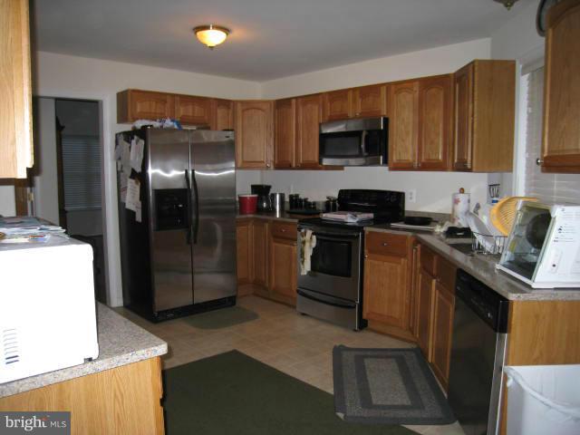 13090 Midway Road King George, VA 22485 - Photo 8 of 20 Kitchen