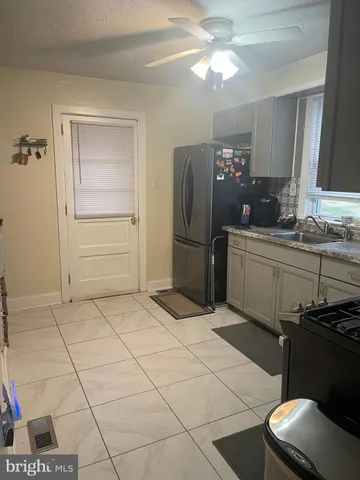 $2,500 | 695 West Kings Highway, Coatesville, PA 19320