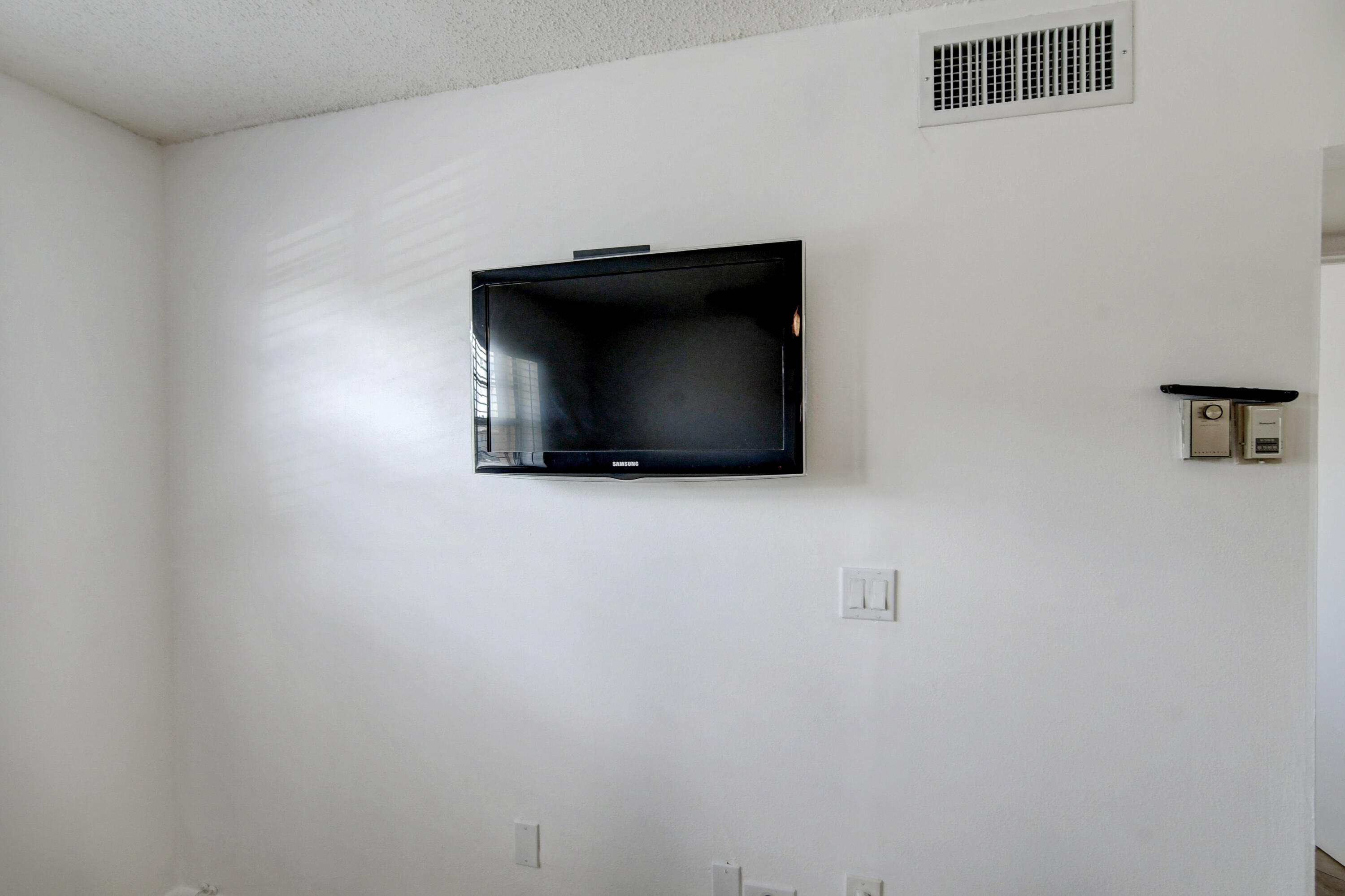 600 Southwest 2nd Avenue, Unit 240 Boca Raton, FL 33432 - Photo 11 of 42 Flat Screen TV for your use!