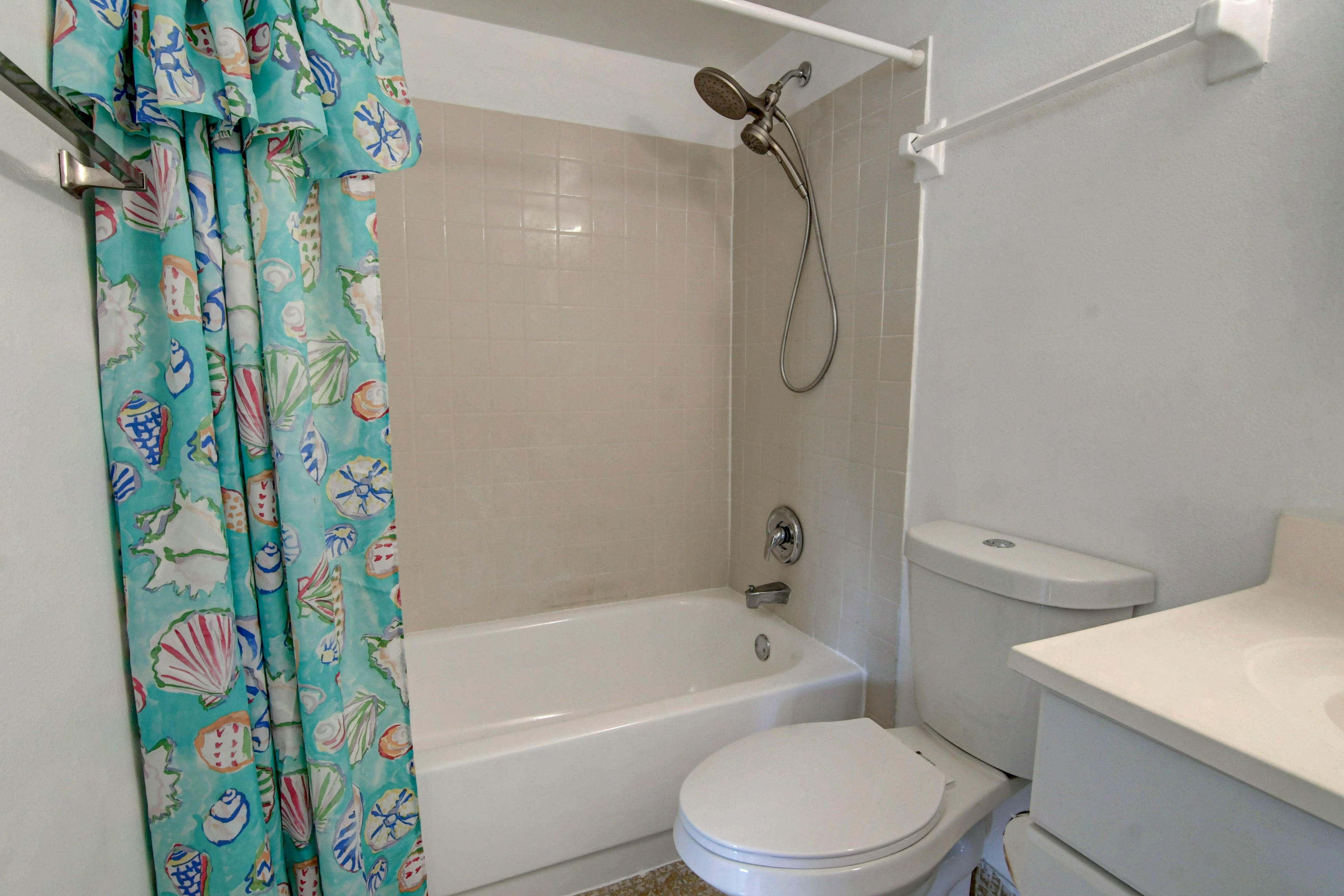 600 Southwest 2nd Avenue, Unit 240 Boca Raton, FL 33432 - Photo 25 of 42 Shower-Tub