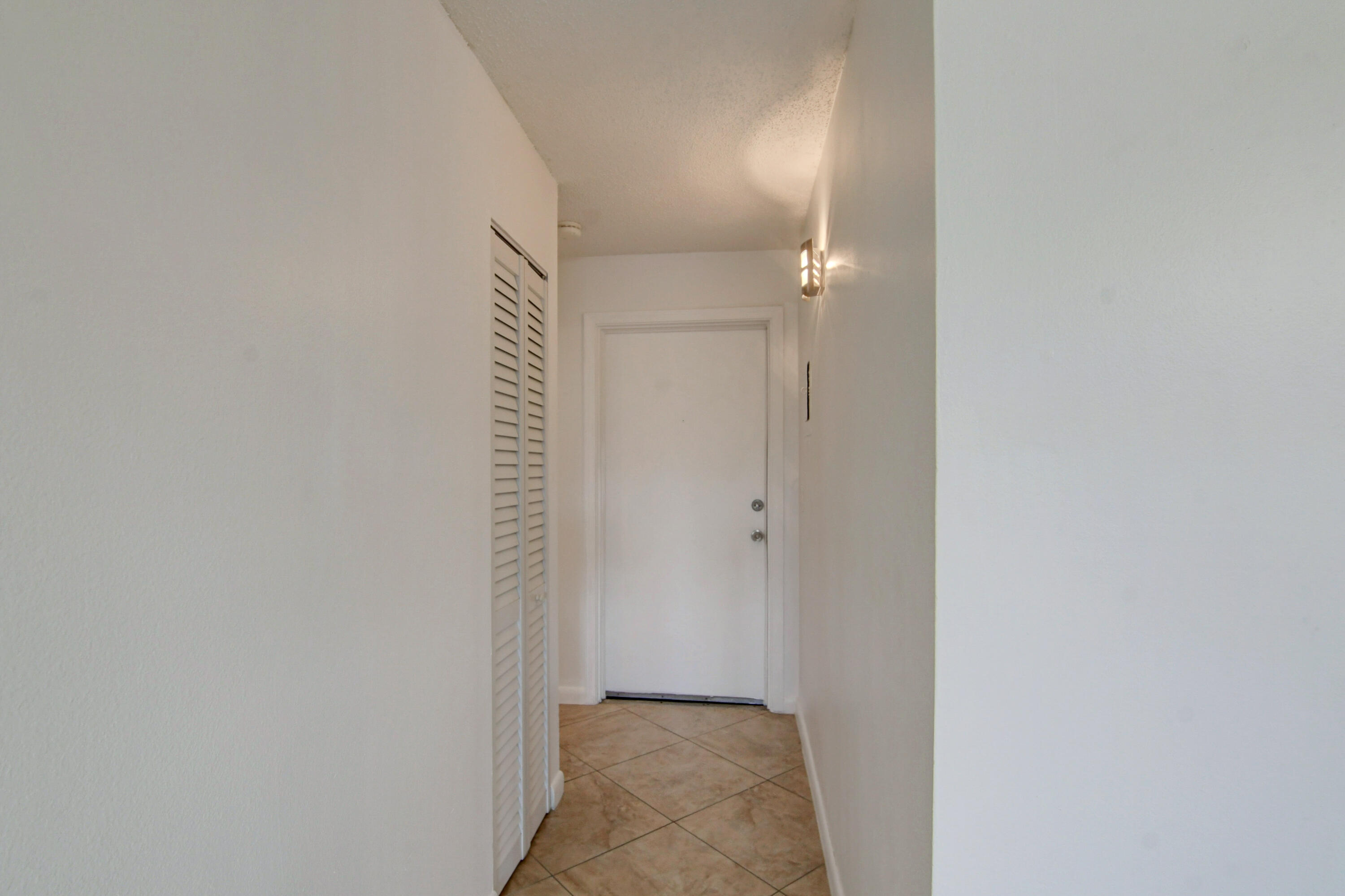 600 Southwest 2nd Avenue, Unit 240 Boca Raton, FL 33432 - Photo 30 of 42 Foyer