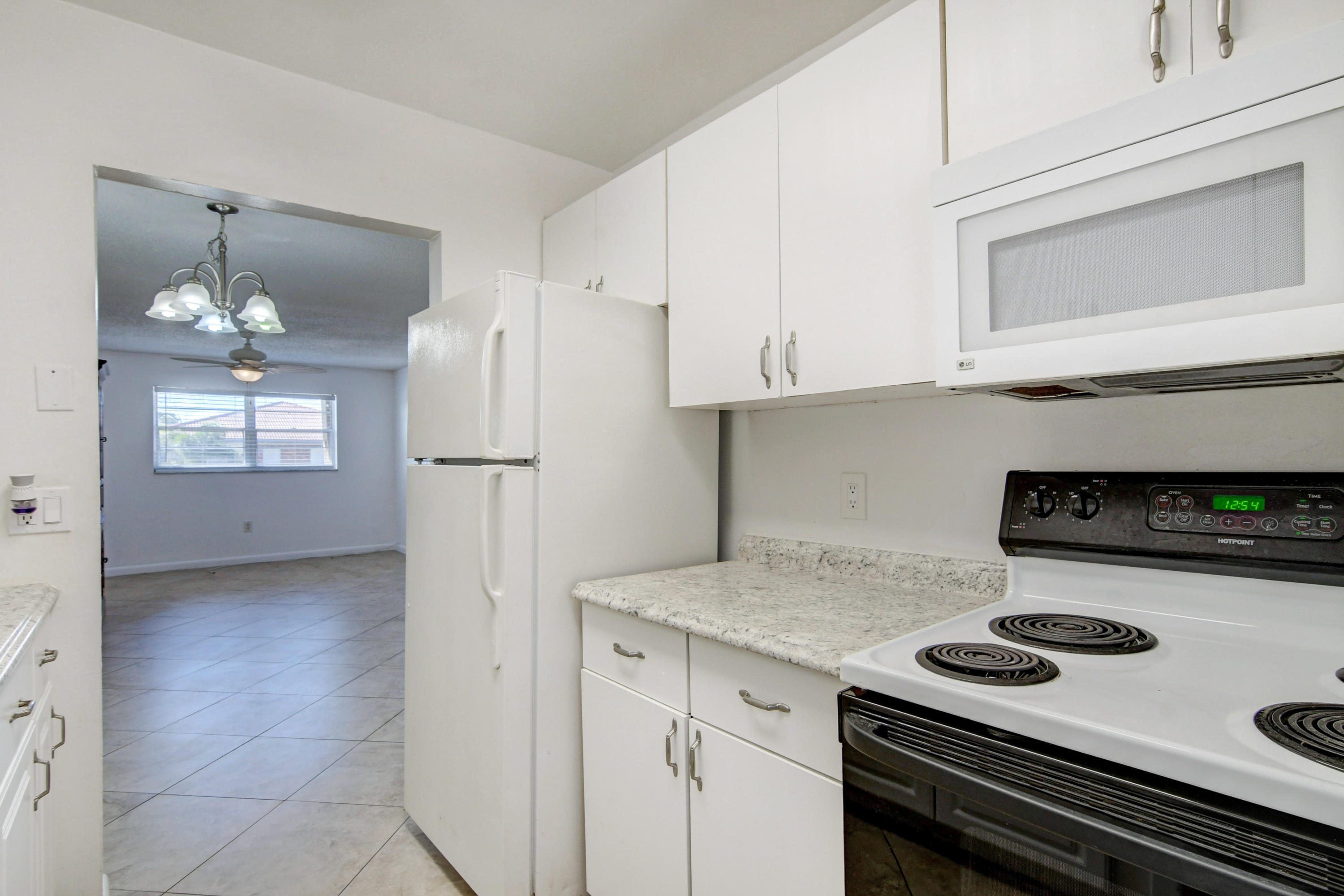 600 Southwest 2nd Avenue, Unit 240 Boca Raton, FL 33432 - Photo 4 of 42 Built-In Microwave