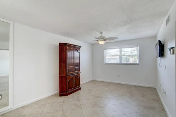 $2,300 | 600 Southwest 2nd Avenue, Unit 240, Boca Raton, FL 33432