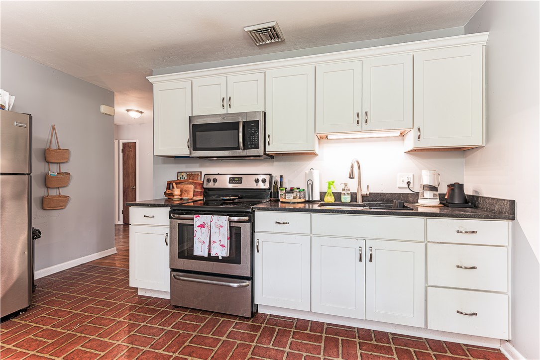 26 Fort Ninigret Road Charlestown, RI 02813 - Photo 14 of 36