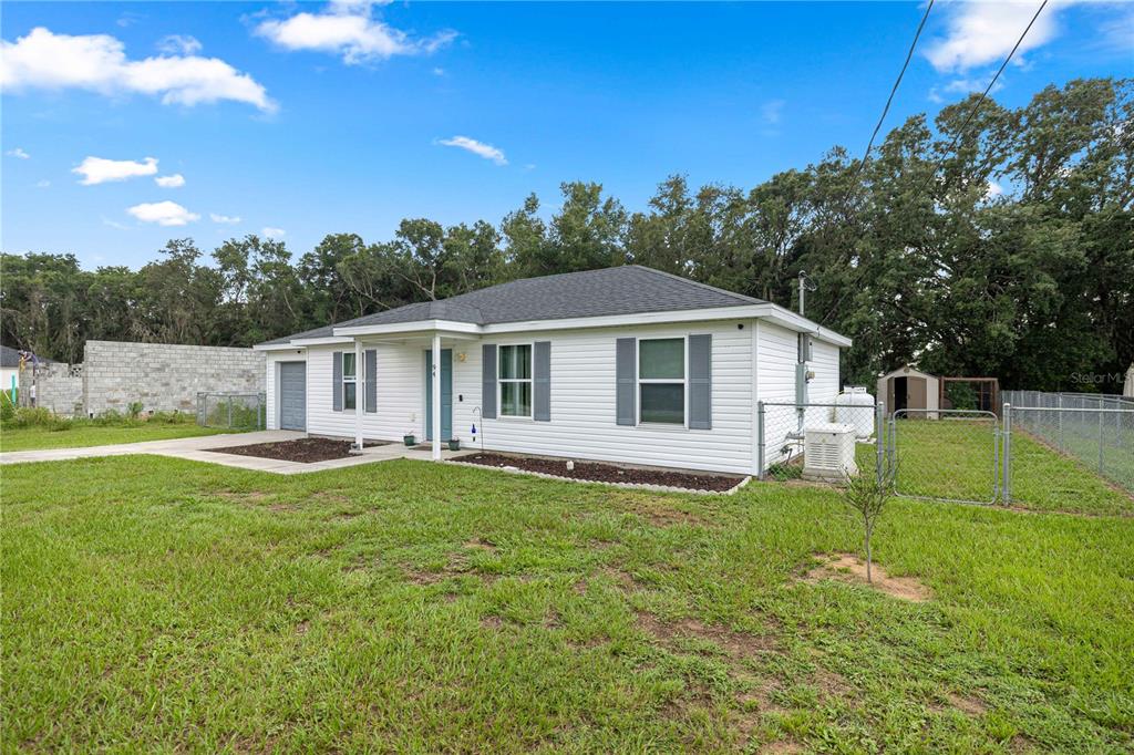 94 Willow Road Ocala, FL 34472 - Photo 2 of 31