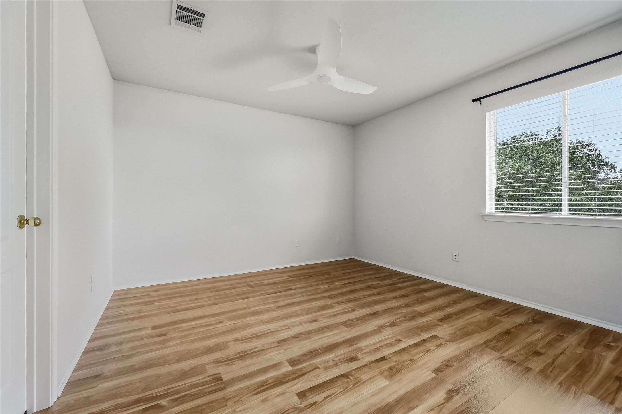 4400 Chickasaw Court Austin, TX 78749 - Photo 24 of 36 2nd bedroom