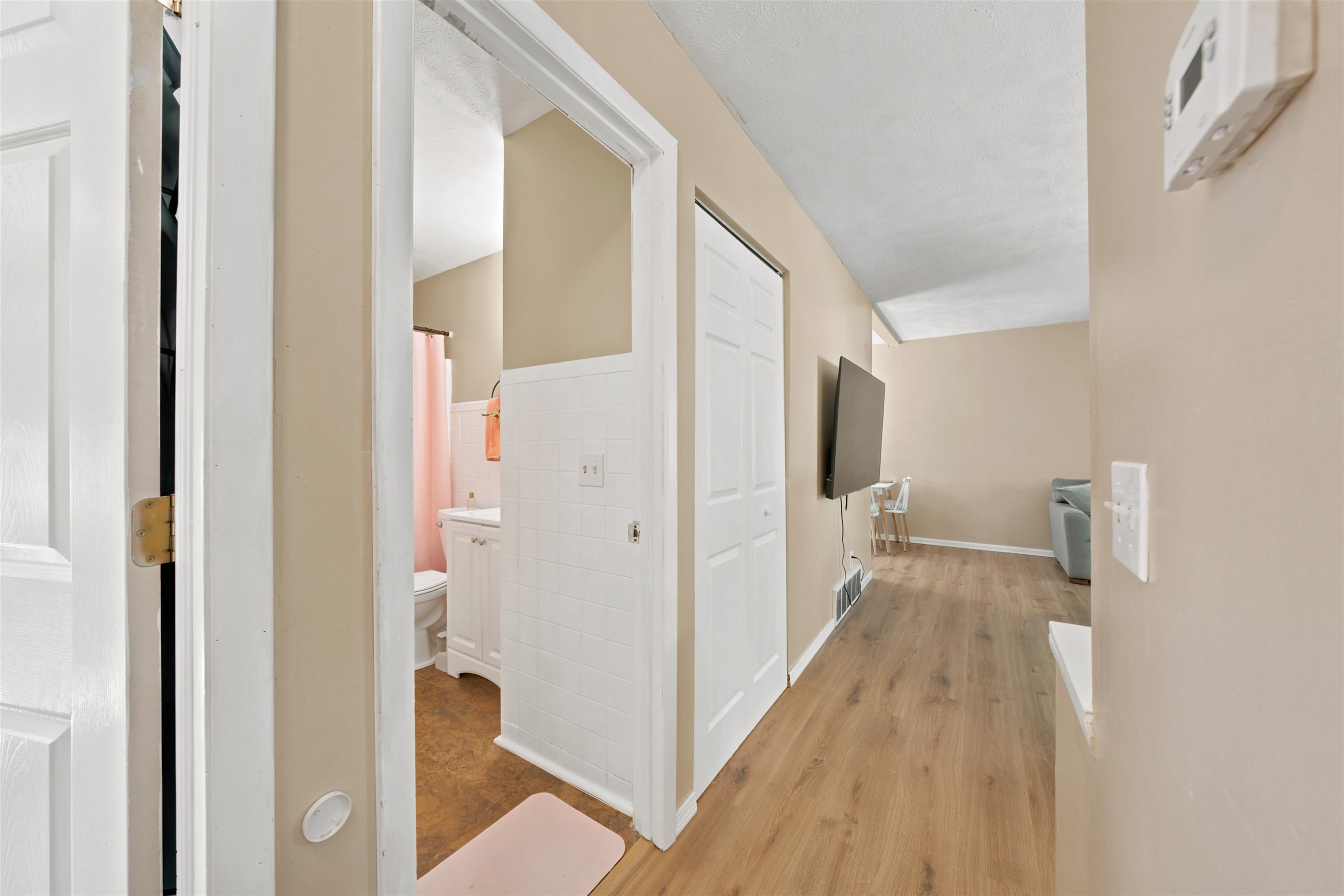 3313 Maple Street Traverse City, MI 49684 - Photo 16 of 47 1947154-6281f386-fa7e-4675-8343-0f7ed12d7c1c.JPG