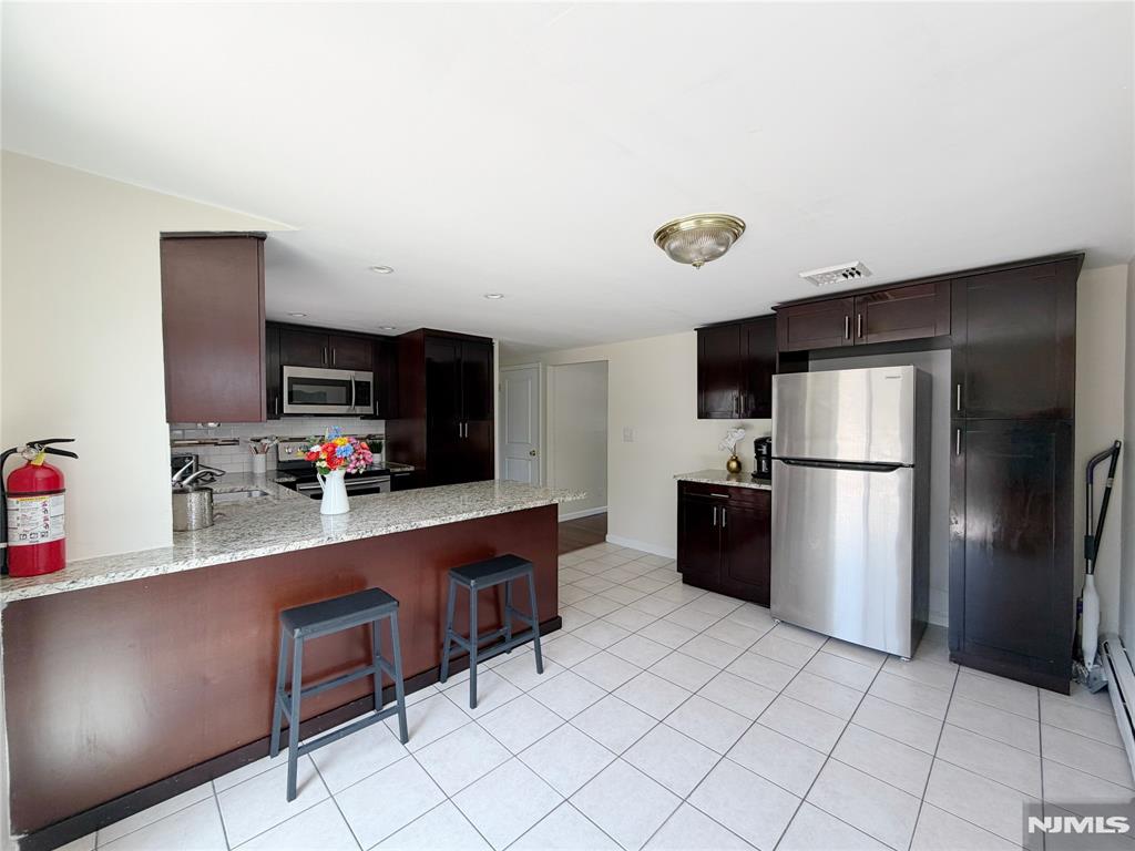 80 East Century Road, Unit 2 Paramus, NJ 07652 - Photo 2 of 10