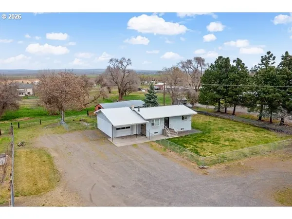 a view of a basketball court