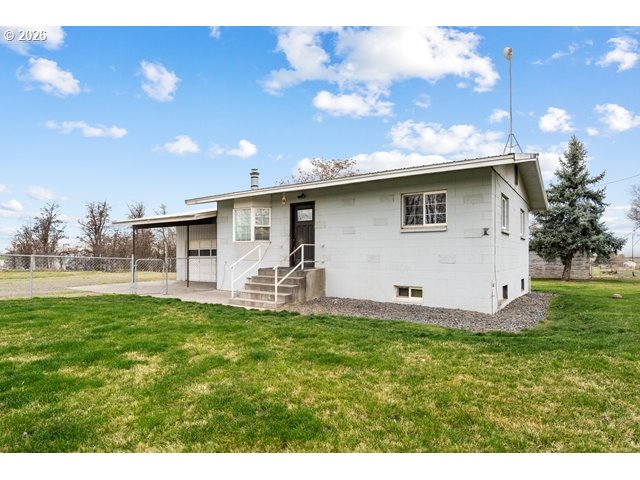 33037 West Spearman Road Hermiston, OR 97838 - Photo 4 of 48