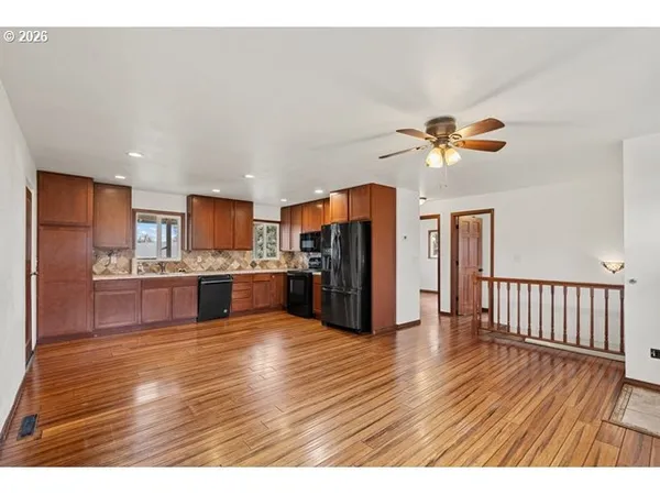 $420,000 | 33037 West Spearman Road, Hermiston, OR 97838