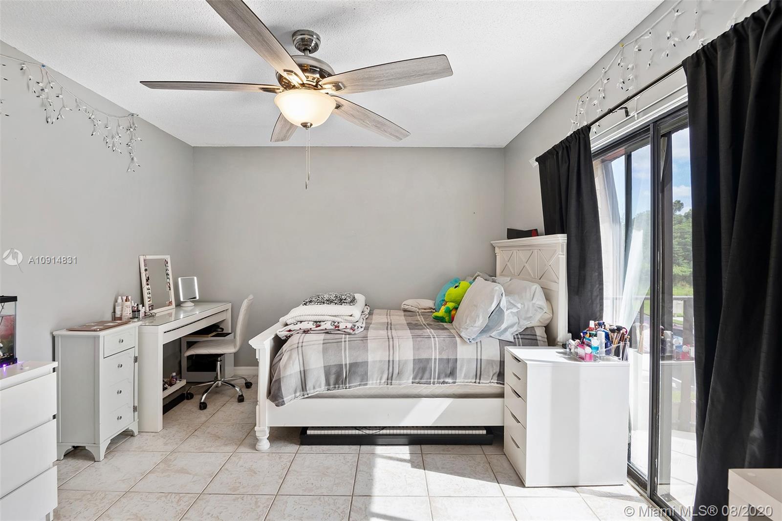 8097 Boca Rio Drive Boca Raton, FL 33433 - Photo 5 of 31