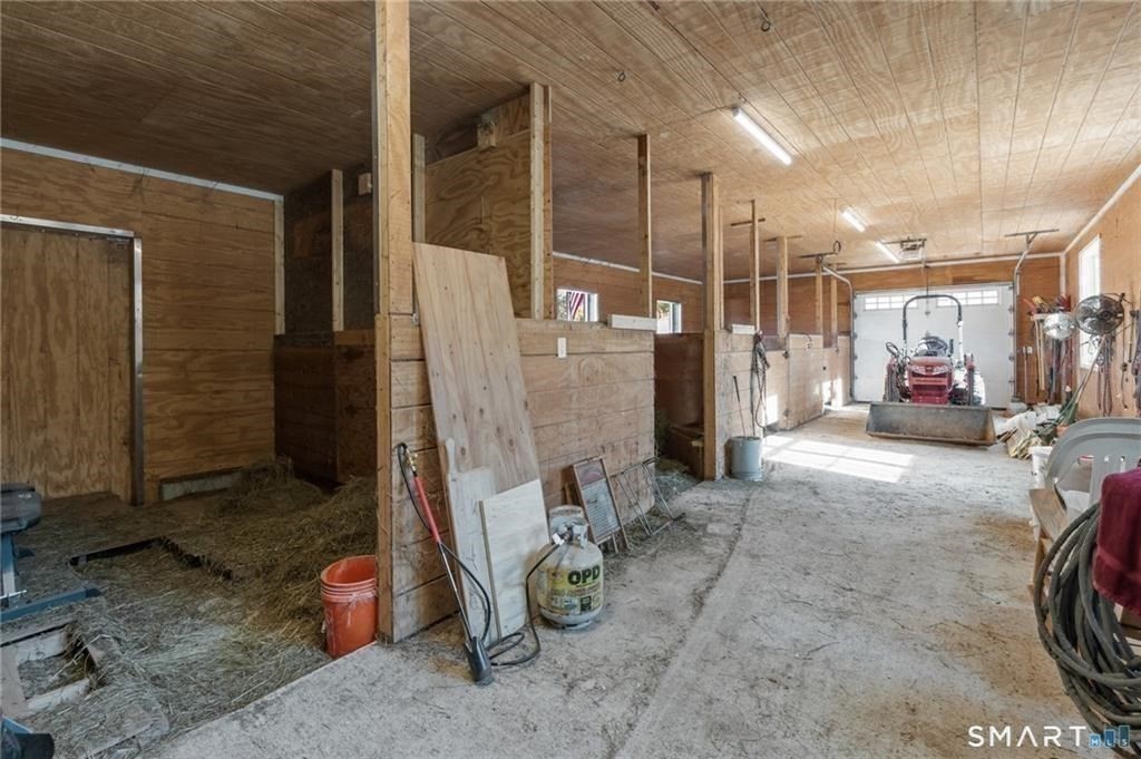 117 New Road Thompson, CT 06277 - Photo 25 of 29 a view of a walk in closet