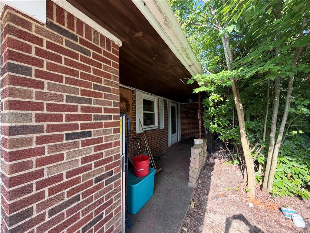 141 Ridge Avenue Aliquippa, PA 15001 - Photo 2 of 10