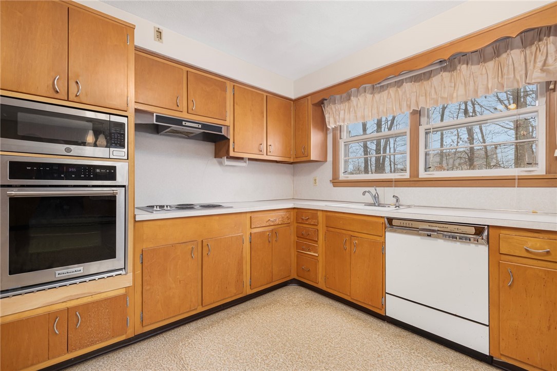 1 Angell Road Lincoln, RI 02865 - Photo 9 of 40