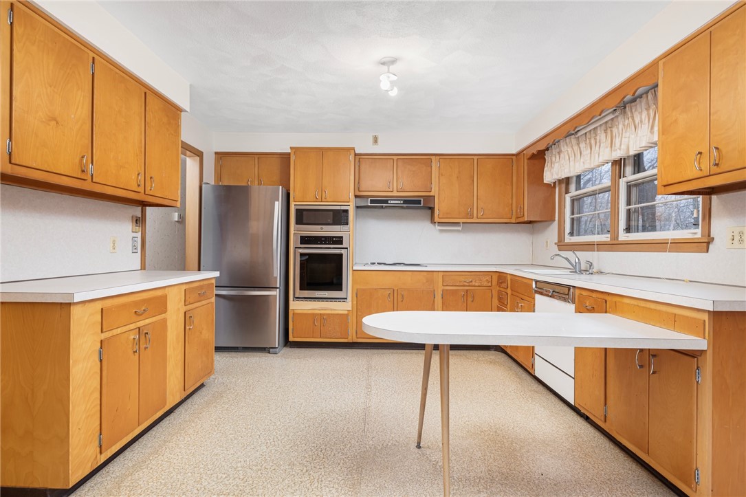 1 Angell Road Lincoln, RI 02865 - Photo 10 of 40